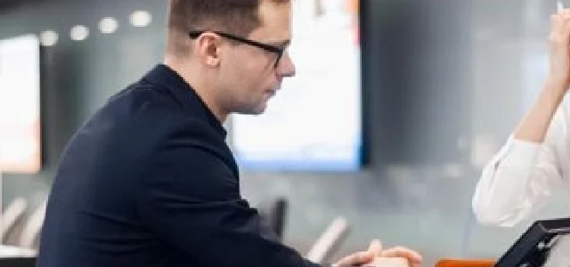 ¿Cómo puedo obtener un reembolso de American Airlines?